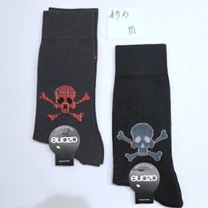 Set of 2 DIFFERENT COLOR SKULL PATTERN SOCKS